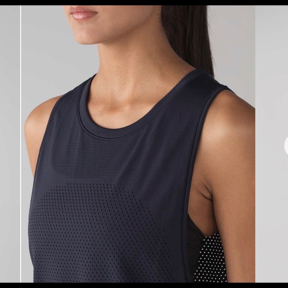 Lululemon breeze By Muscle Tank Navy Size 6